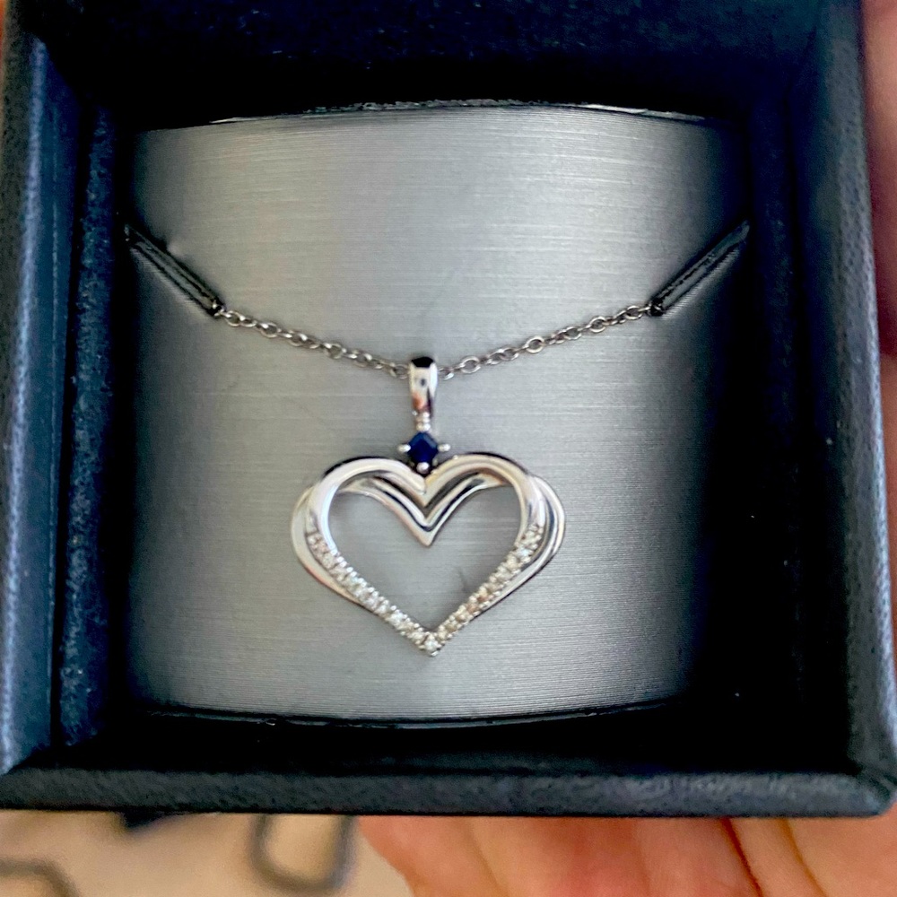 Kindred Heart Vera Wang Love Collection Diamond and Sapphire Heart Necklace